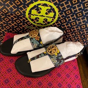 New , tory burch sandals ,size 6